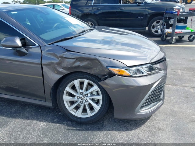 Toyota Camry Le