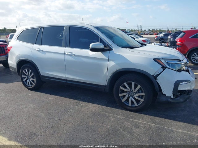 Salvage Honda Pilot Image