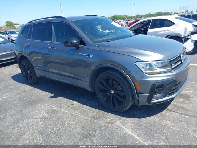 Salvage Volkswagen Tiguan Image