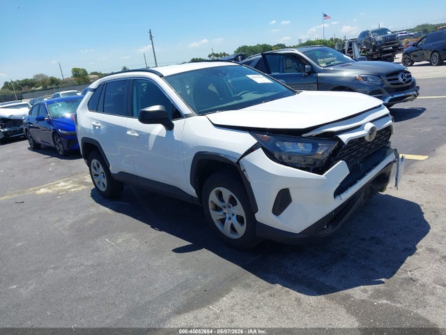 Salvage Toyota RAV4 Image