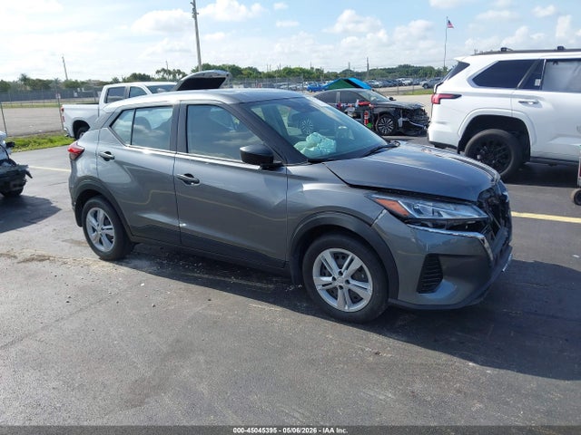 Salvage Nissan Kicks Image