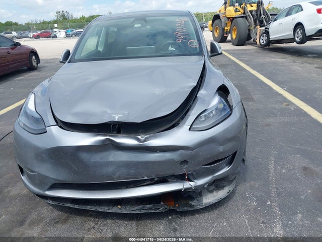 Tesla Model Y Long Range Dual Motor Rear-wheel Drive