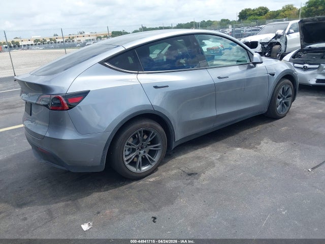 Tesla Model Y Long Range Dual Motor Rear-wheel Drive