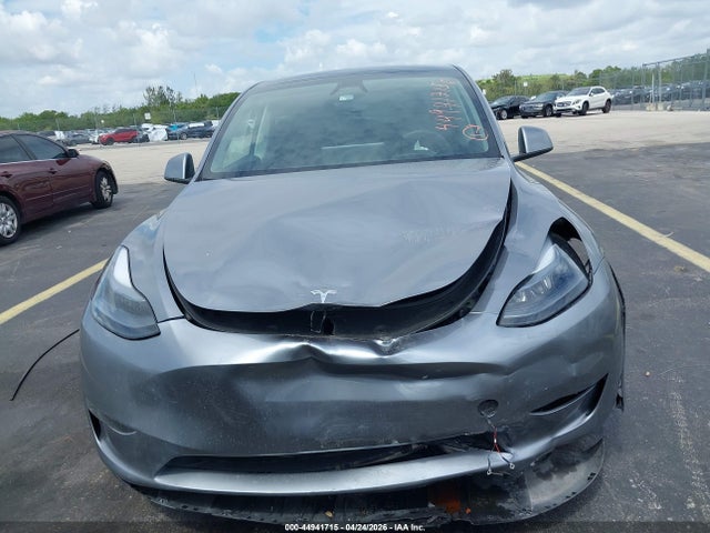 Tesla Model Y Long Range Dual Motor Rear-wheel Drive
