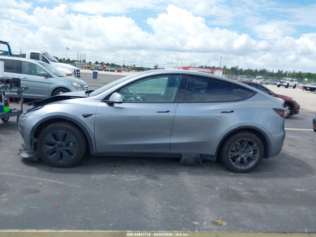 Tesla Model Y Long Range Dual Motor Rear-wheel Drive