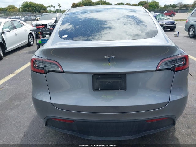 Tesla Model Y Long Range Dual Motor Rear-wheel Drive