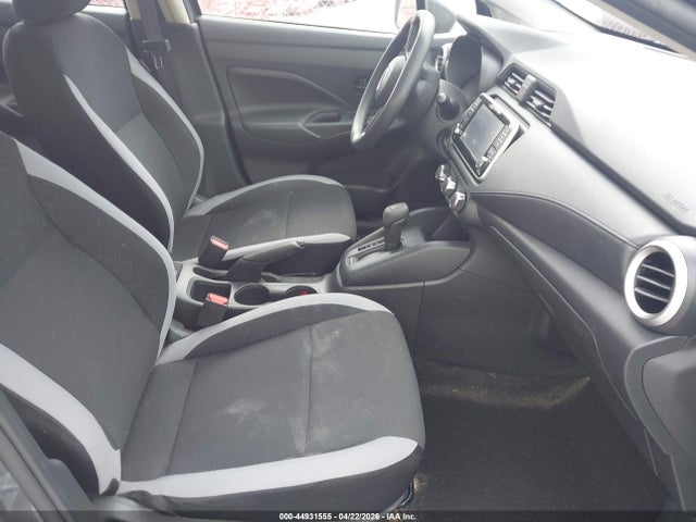 Nissan Versa 1.6 S