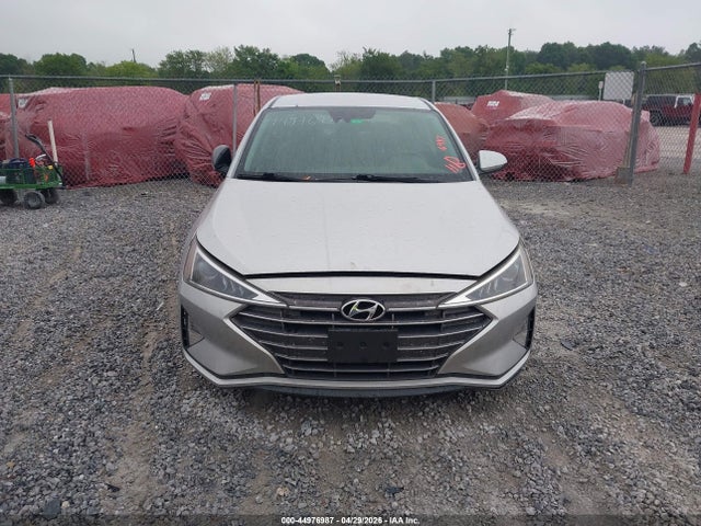 Hyundai ELANTRA Sel