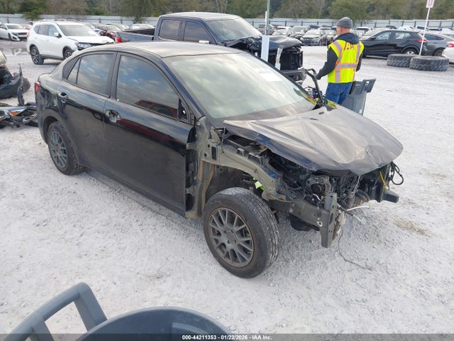 Salvage Kia Rio Image