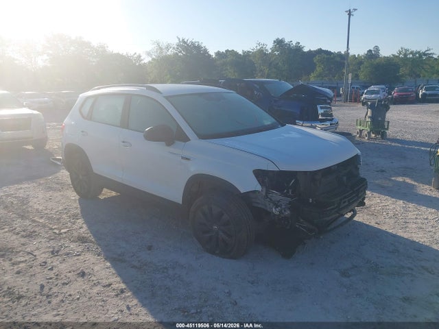 Salvage Volkswagen Taos Image