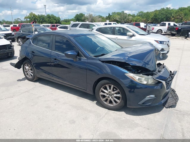 Salvage Mazda Mazda3 Image