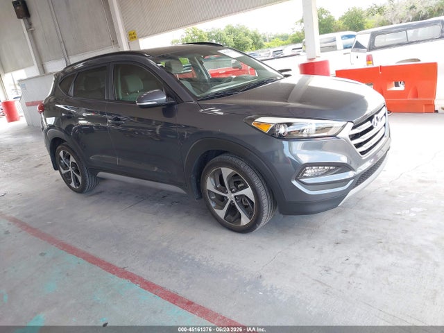 Salvage Hyundai TUCSON Image