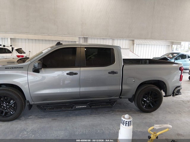 Chevrolet Silverado 1500 2wd  Short Bed Custom