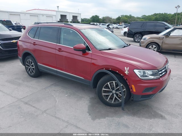 Salvage Volkswagen Tiguan Image