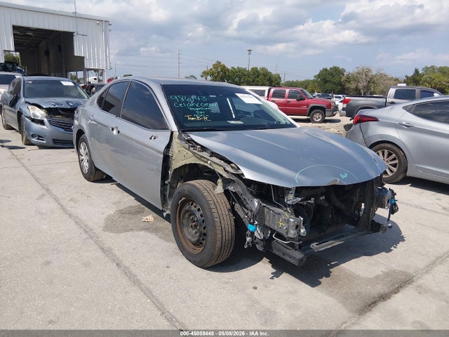 Salvage Toyota Camry Image