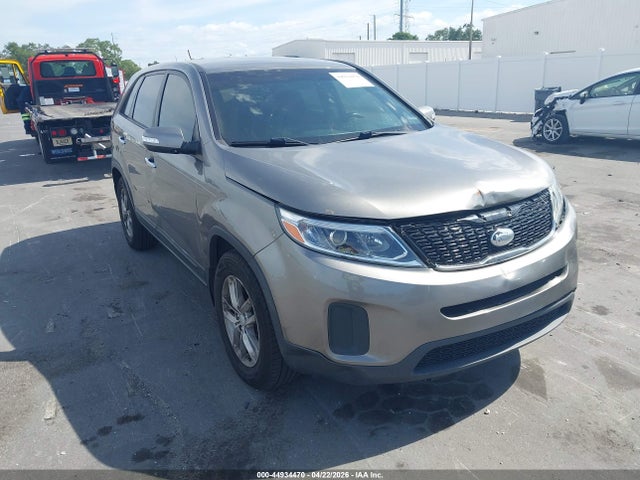Salvage Kia Sorento Image