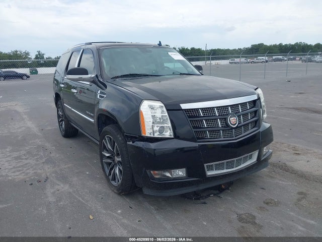 Salvage Cadillac Escalade Image