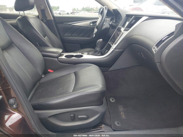 INFINITI Q50 Luxe
