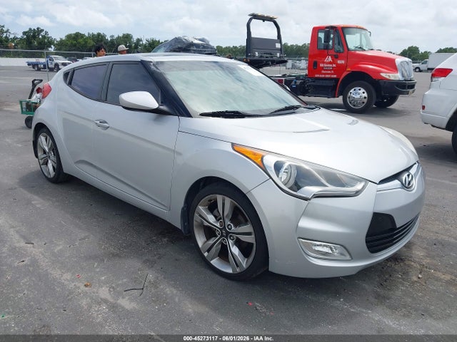 Salvage Hyundai VELOSTER Image