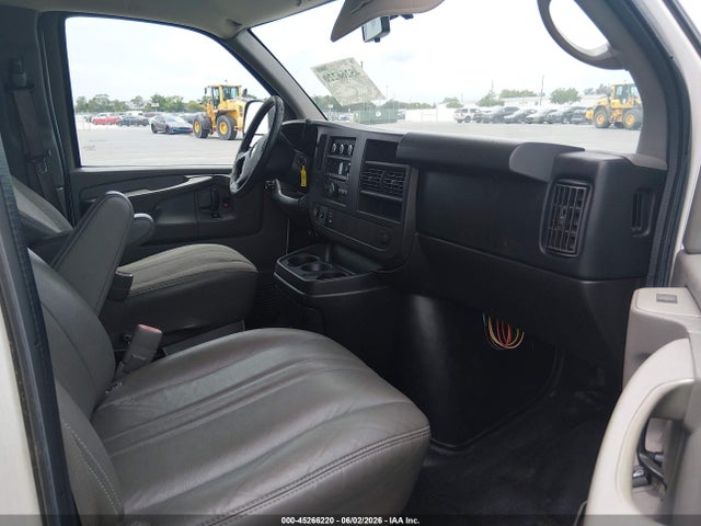 Chevrolet Express Lt