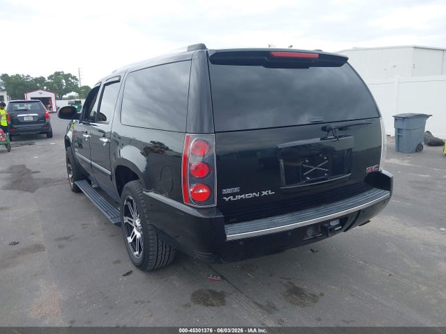 GMC Yukon Denali