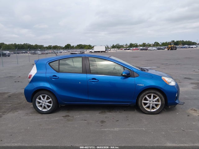 Toyota Prius c Three