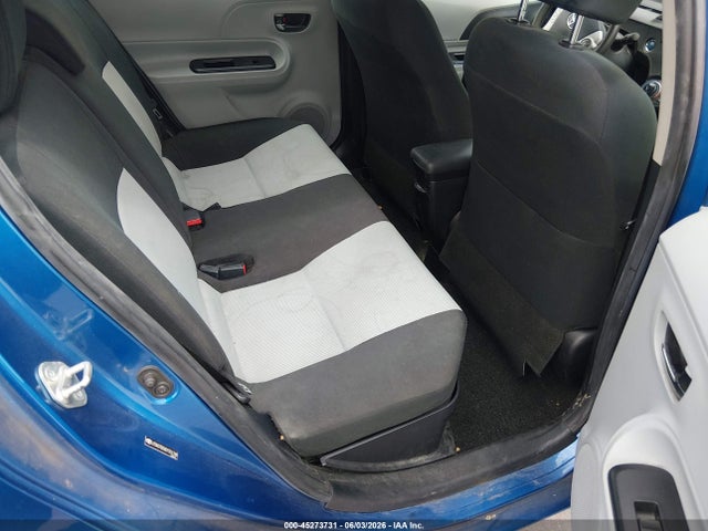 Toyota Prius c Three