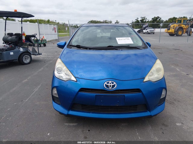 Toyota Prius c Three