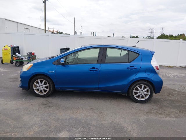 Toyota Prius c Three
