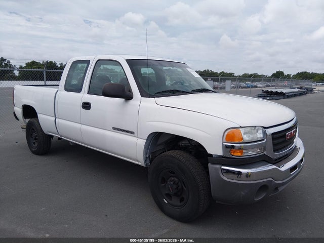 Salvage GMC Sierra 2500 Image