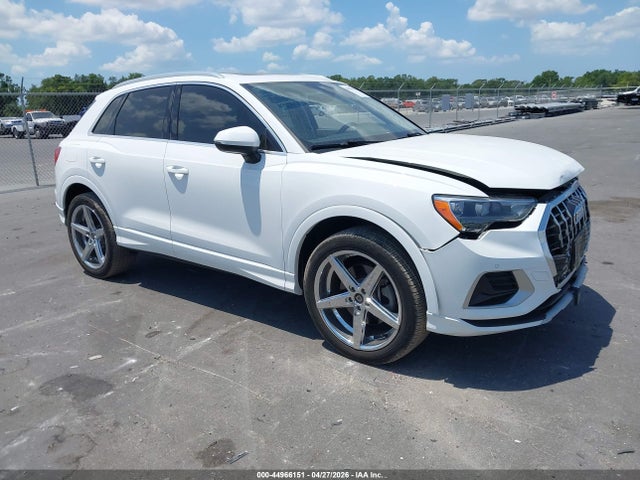 Salvage Audi Q3 Image