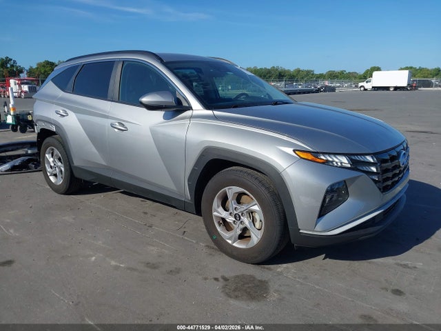 Salvage Hyundai TUCSON Image