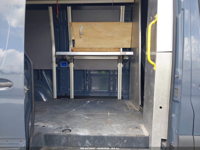 Mercedes-Benz Sprinter 2500 High Roof V6