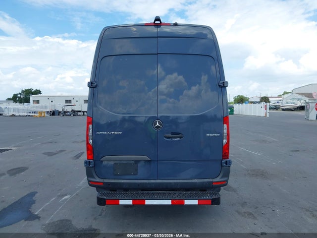 Mercedes-Benz Sprinter 2500 High Roof V6