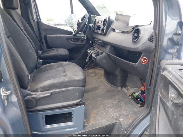 Mercedes-Benz Sprinter 2500 High Roof V6