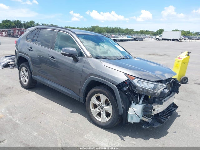 Salvage Toyota RAV4 Image