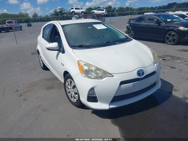 Salvage Toyota Prius c Image