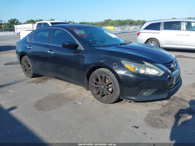 Salvage Nissan Altima Image