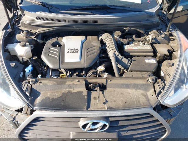 Hyundai VELOSTER Turbo