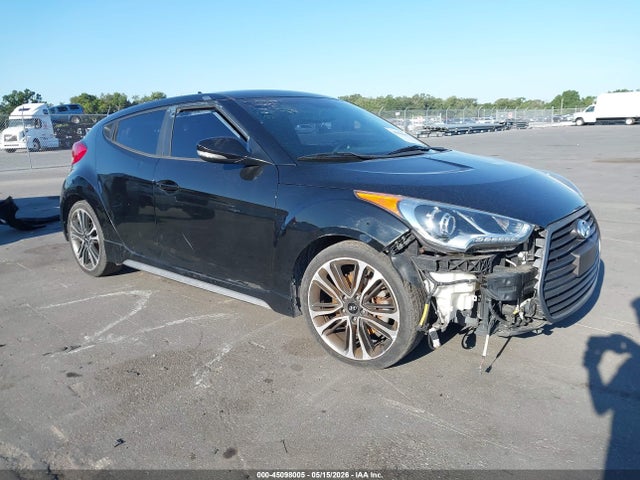 Salvage Hyundai VELOSTER Image