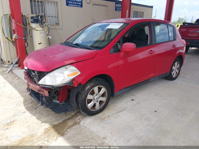 Nissan Versa 1.8 S