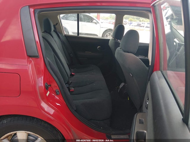 Nissan Versa 1.8 S