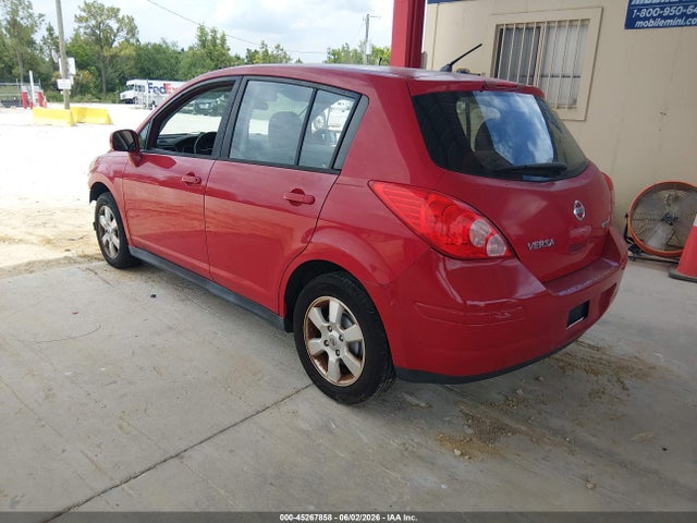 Nissan Versa 1.8 S