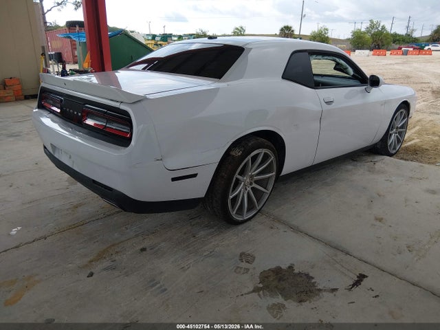 Dodge Challenger Sxt