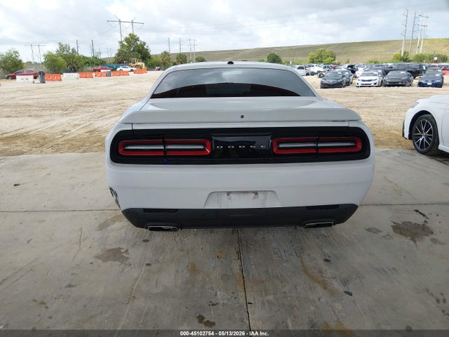 Dodge Challenger Sxt