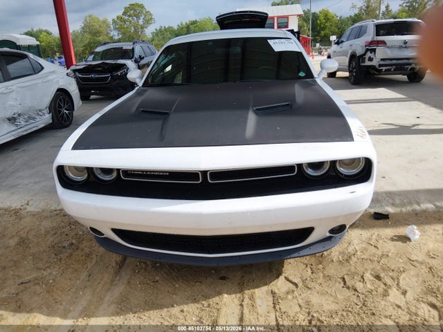 Dodge Challenger Sxt