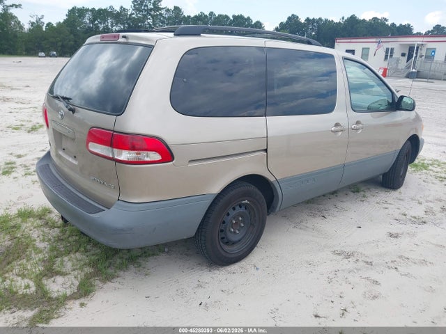 Toyota Sienna Ce