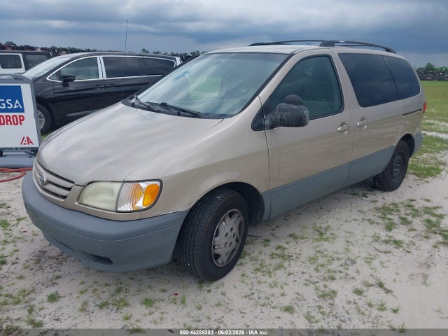 Toyota Sienna Ce