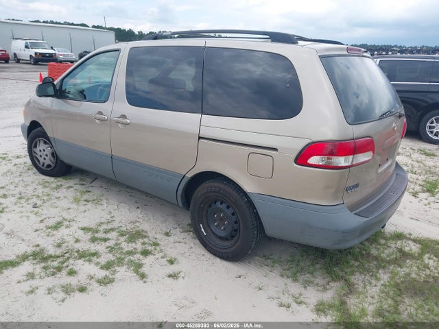 Toyota Sienna Ce