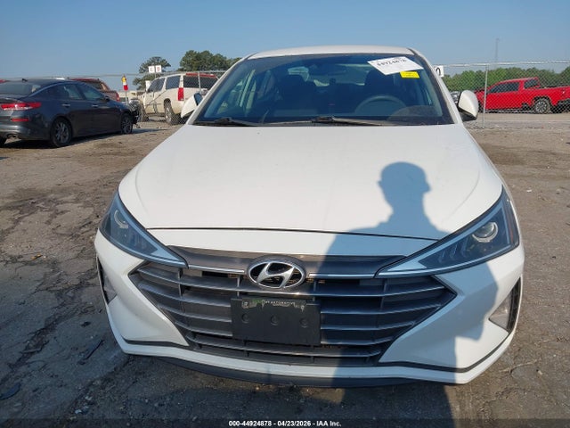 Hyundai ELANTRA Sel